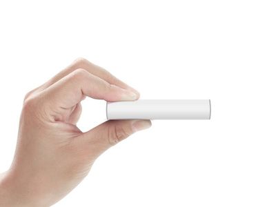 黑白之間，電能出彩——充電寶實拍創意海報解析